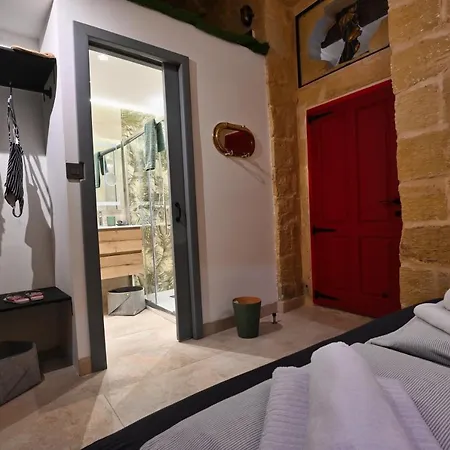 Il-kastell - Not Only For Royals Guest house